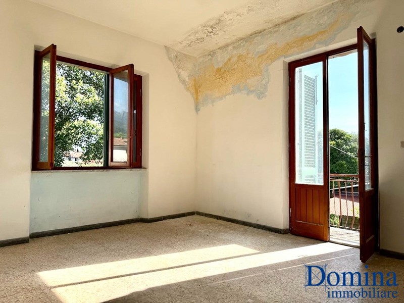 Villa bifamiliare in Vendita a Massa, 380'000&euro;, 220 m²