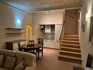 Trilocale in Affitto a Siena, 950€, 80 m², arredato