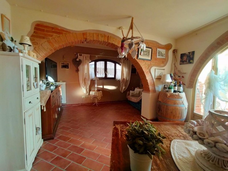 Casa Indipendente in Vendita a Terricciola, 230'000&euro;, 210 m², arredato