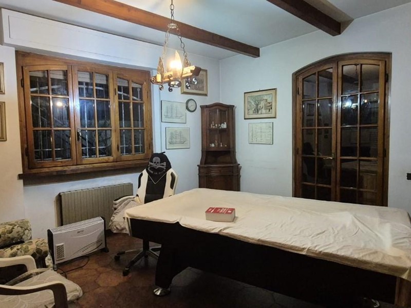 Villa bifamiliare in Vendita a Viareggio, 430'000&euro;, 200 m²