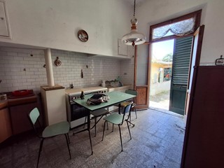 Quadrilocale in Vendita a Empoli, 210'000&euro;, 110 m², con Box