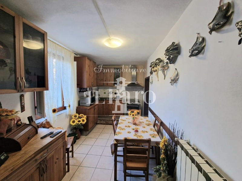 Casa Indipendente in Vendita a Poggio a Caiano, zona Poggetto, 220'000&euro;, 75 m², con Box