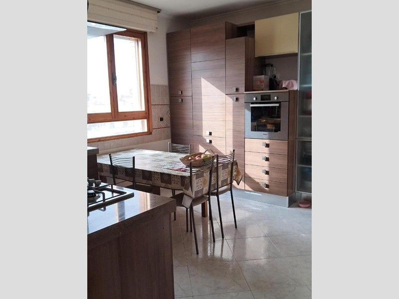 Appartamento in Vendita a Cascina, zona San Frediano a Settimo, 185'000&euro;, 105 m², con Box