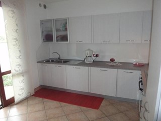 Villetta a schiera in Affitto a Pontedera, zona Pardossi, 1'400&euro;, 140 m², arredato