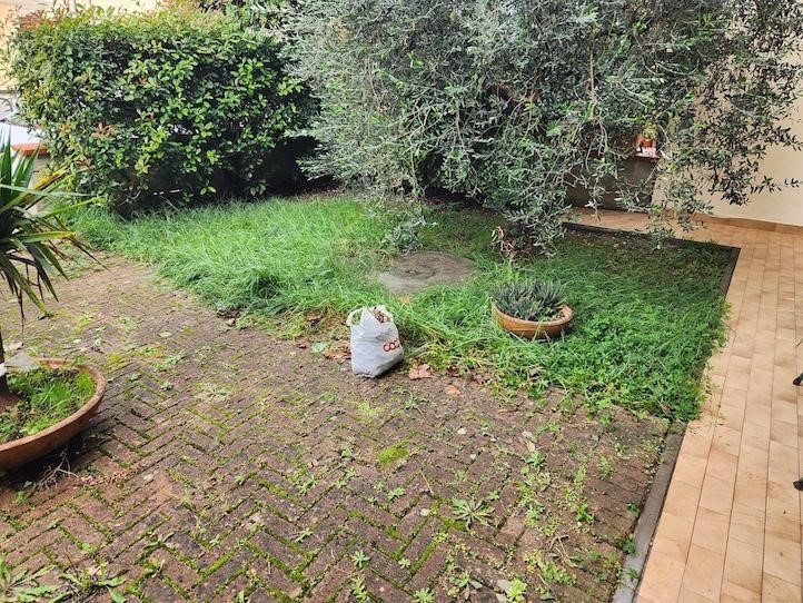 Ufficio in Affitto a Santa Maria a Monte, zona Ponticelli, 500&euro;, 45 m²