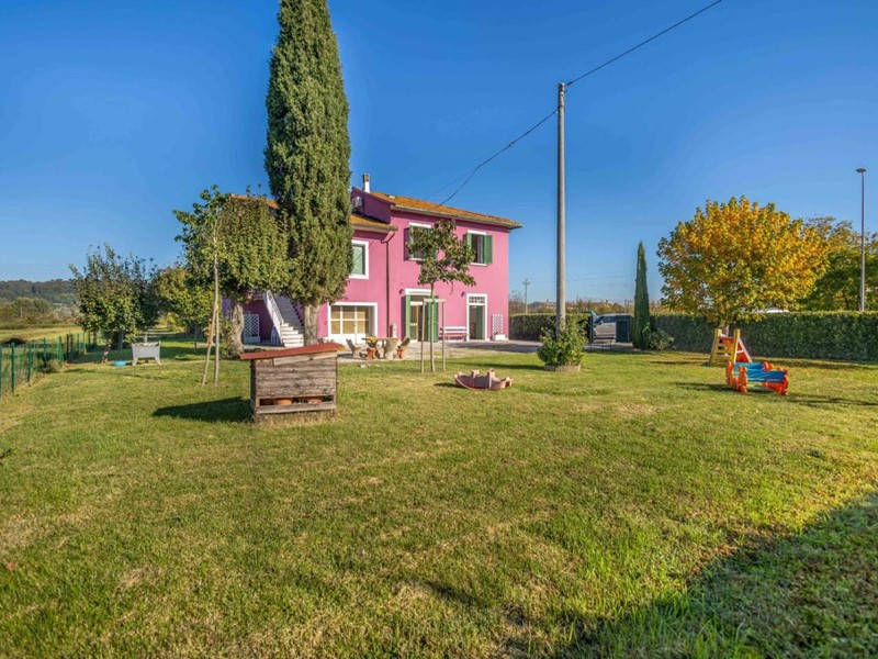 Casa Indipendente in Vendita a Castelfranco di Sotto, 370'000&euro;, 200 m²