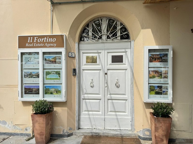 Immobile commerciale in Vendita a Forte dei Marmi, 400'000&euro;, 30 m²