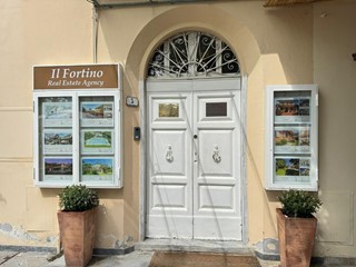 Immobile commerciale in Vendita a Forte dei Marmi, 400'000&euro;, 30 m²