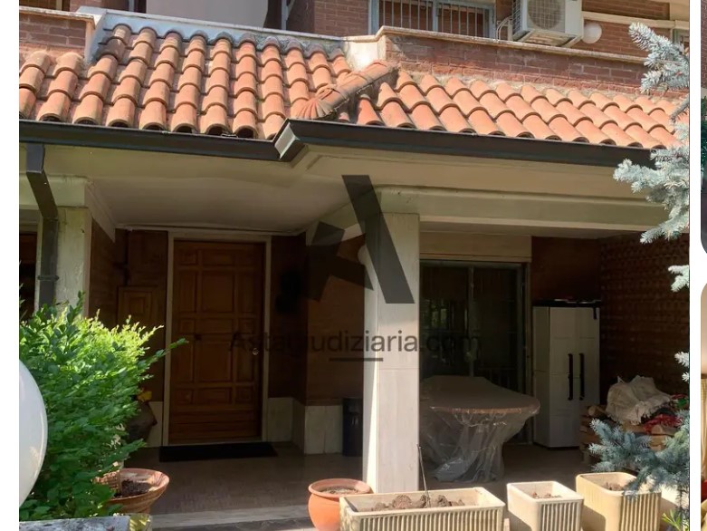 Appartamento in Vendita a Modena, 358'875€, 234 m², con Box