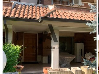 Appartamento in Vendita a Modena, 358'875€, 234 m², con Box