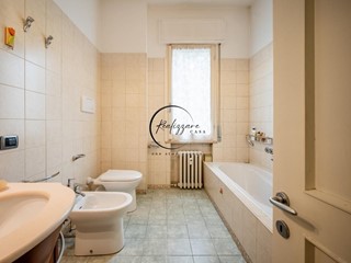 Quadrilocale in Vendita a Reggio Emilia, 170'000€, 100 m², con Box