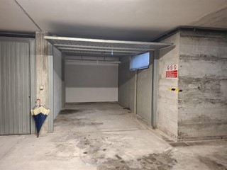Box in Vendita a Carrara, zona Avenza, 30'000&euro;, 15 m², con Box