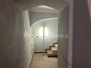 Appartamento in Vendita a Carrara, zona Gragnana, 75'000&euro;, 160 m²