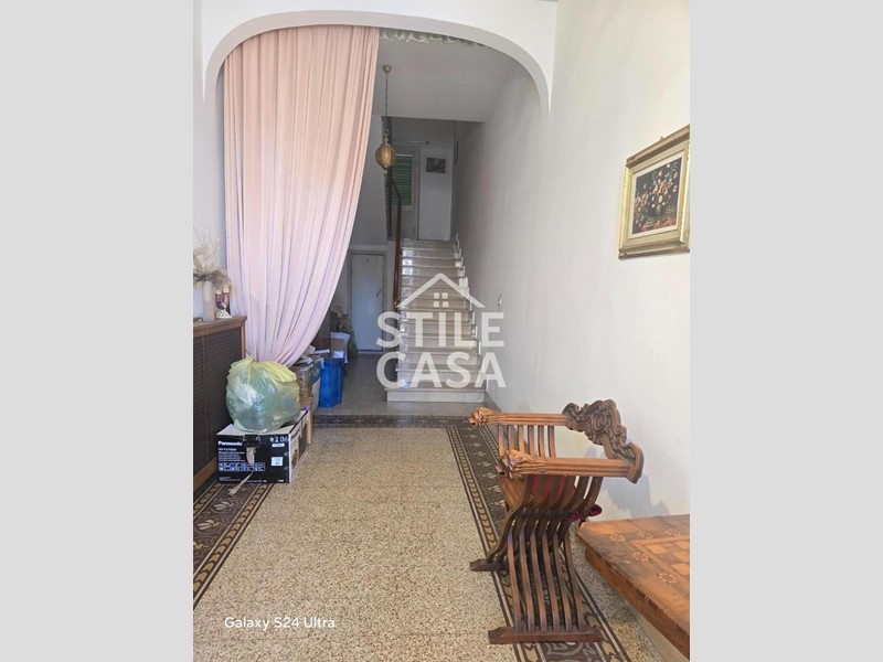 Appartamento in Vendita a Altopascio, 150'000€, 140 m², con Box