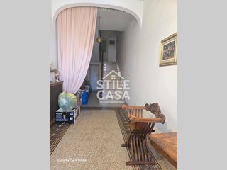 Appartamento in Vendita a Altopascio, 150'000€, 140 m², con Box