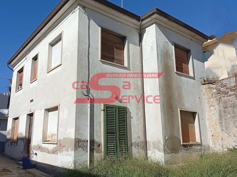 Casa Indipendente in Vendita a Montecatini Terme, 189'000&euro;, 155 m²
