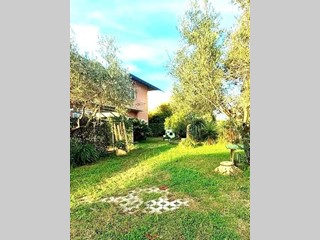 Villa bifamiliare in Vendita a Massa, zona Marina di Massa, 315'000&euro;, 155 m²