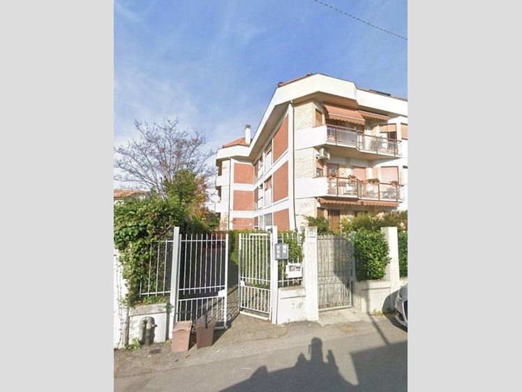 Quadrilocale in Vendita a Massa, zona Marina di Massa, 33'283€, 191 m²