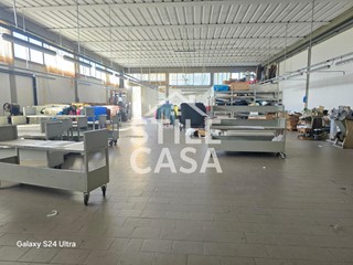 Capannone in Vendita a Altopascio, zona Chimenti, 550'000&euro;, 700 m²