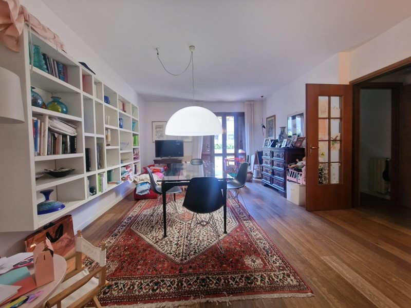 Villetta a schiera in Vendita a Carrara, zona Avenza, 340'000&euro;, 165 m², arredato