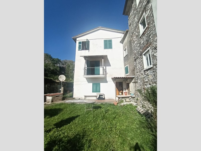 Casa Indipendente in Vendita a Carrara, zona Colonnata, 78'000&euro;, 70 m²