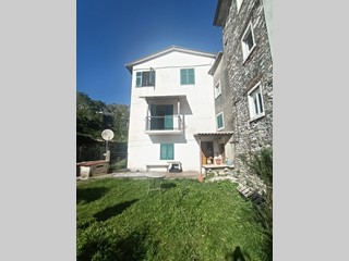 Casa Indipendente in Vendita a Carrara, zona Colonnata, 78'000&euro;, 70 m²