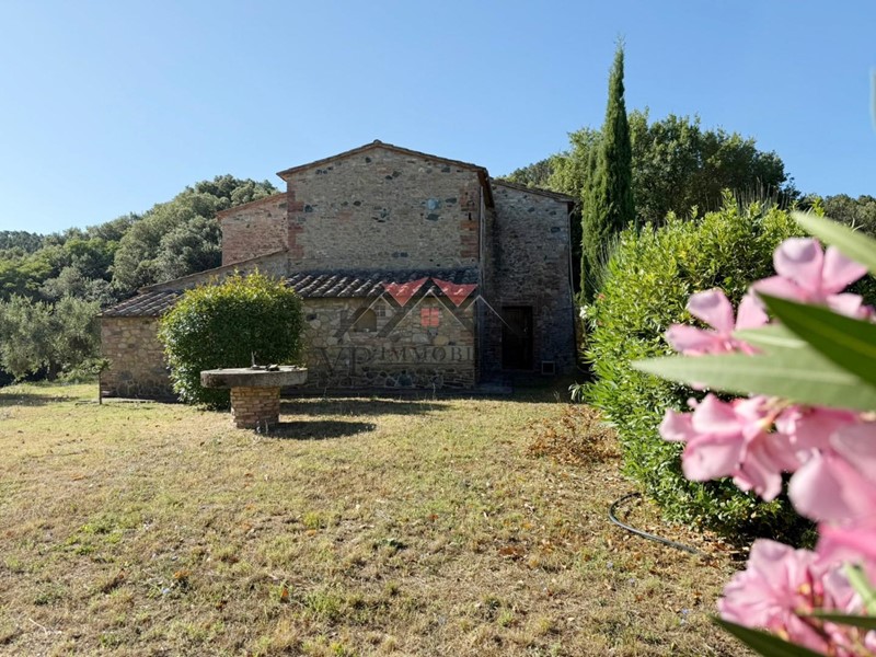 Casale in Vendita a Pomarance, zona San Dalmazio, 380'000&euro;, 222 m², con Box