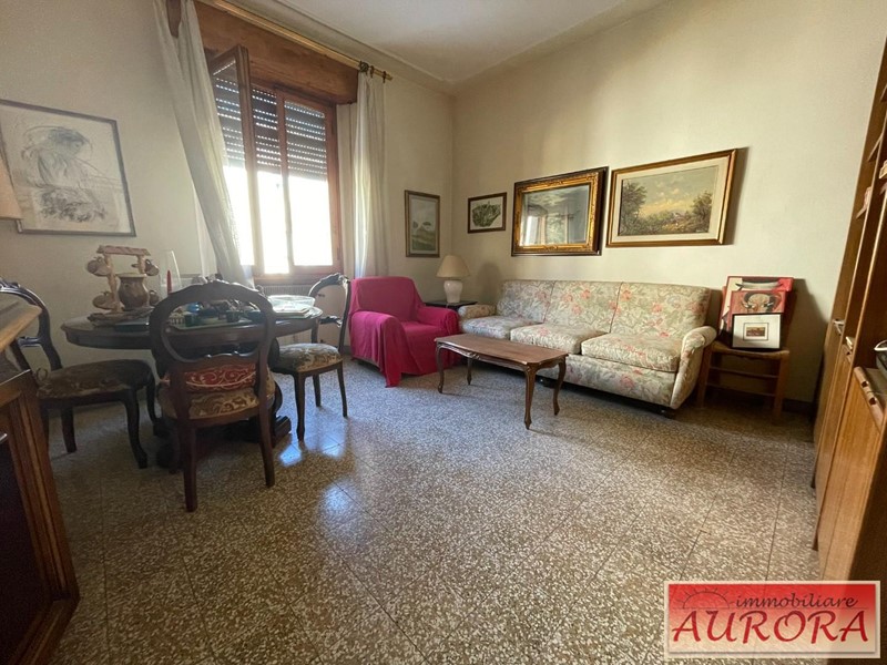 Trilocale in Vendita a Poggibonsi, 107'000€, 83 m²