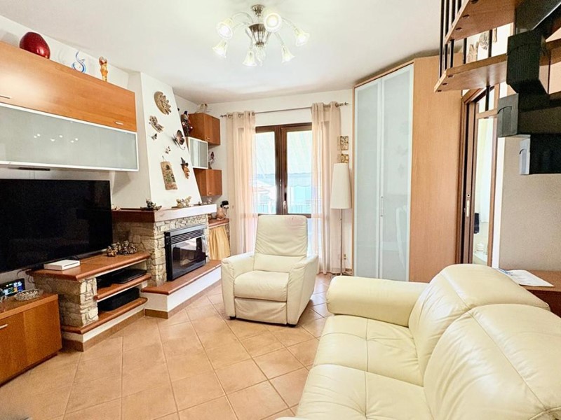 Appartamento in Vendita a Lucca, zona San Cassiano a Vico, 265'000€, 110 m²