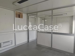 Capannone in Affitto a Pescaglia, zona Monsagrati, 1'700€, 330 m²