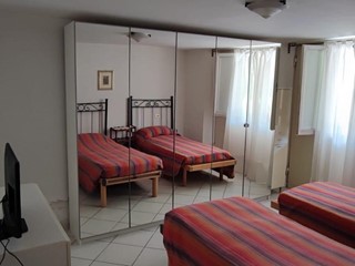 Appartamento in Vendita a Camaiore, zona Lido di Camaiore, 260'000&euro;, 61 m², arredato