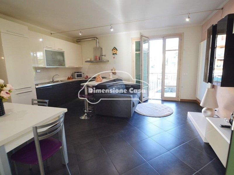 Bilocale in Vendita a Lucca, zona San Marco, 215'000€, 60 m², arredato