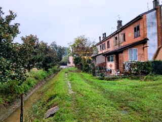 Appartamento in Vendita a Santa Cristina e Bissone, 22'500&euro;, 90 m²