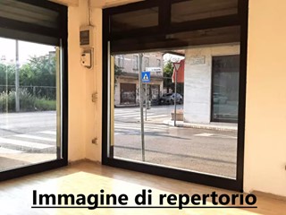 Immobile commerciale in Affitto a Pisa, zona Riglione Oratoio, 650&euro;, 50 m²