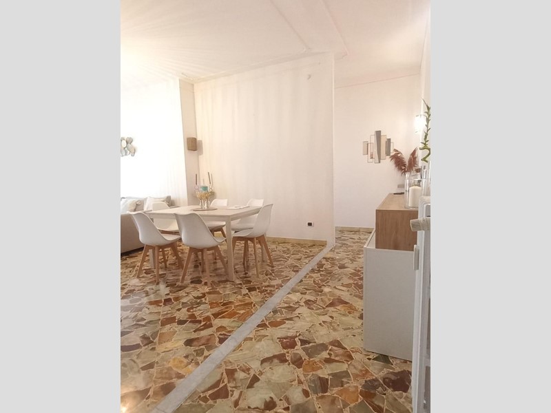 Quadrilocale in Vendita a Carrara, zona Marina di Carrara, 195'000&euro;, 90 m², arredato
