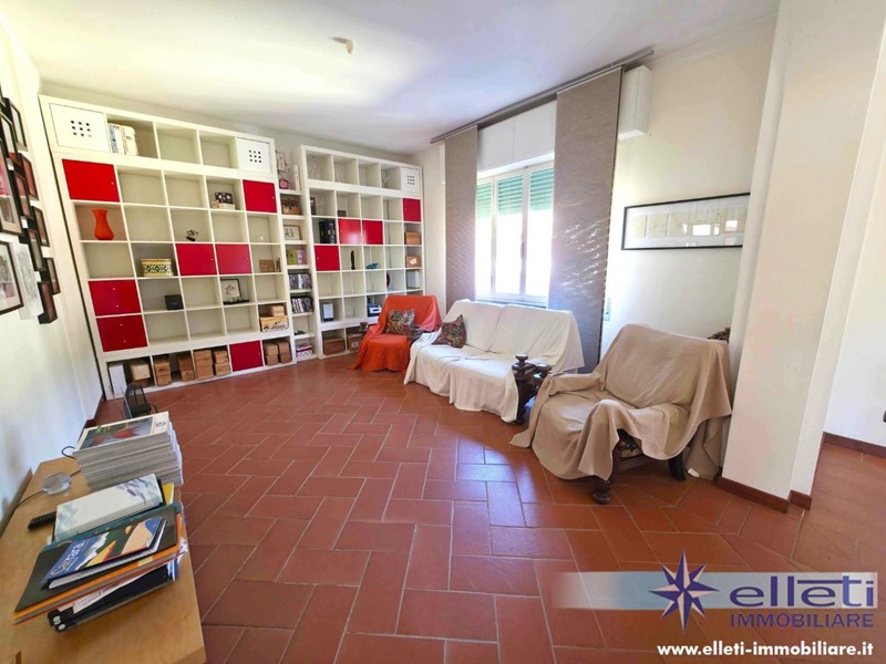 Appartamento in Vendita a Massa, 228'000€, 120 m²