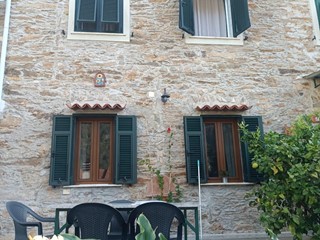 Appartamento in Vendita a Massa, zona Casette, 140'000€, 114 m²