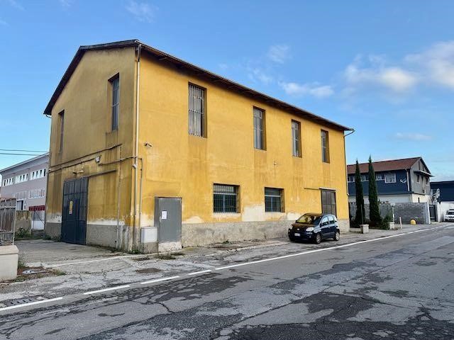 Laboratorio in Vendita a Santa Croce sull'Arno, 158'000&euro;, 368 m²