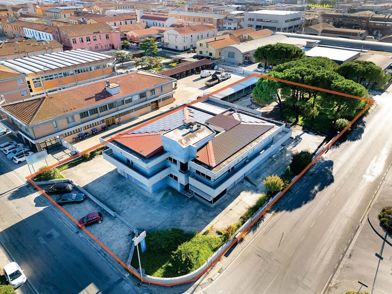 Capannone in Vendita a Santa Croce sull'Arno, 1'190'000&euro;, 1164 m²