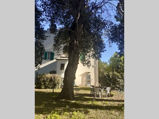 Villa in Vendita a Cecina, zona Collemezzano Alto, 749'000&euro;, 550 m², arredato