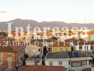 Attico in Vendita a Pisa, 350'000&euro;, 90 m², con Box