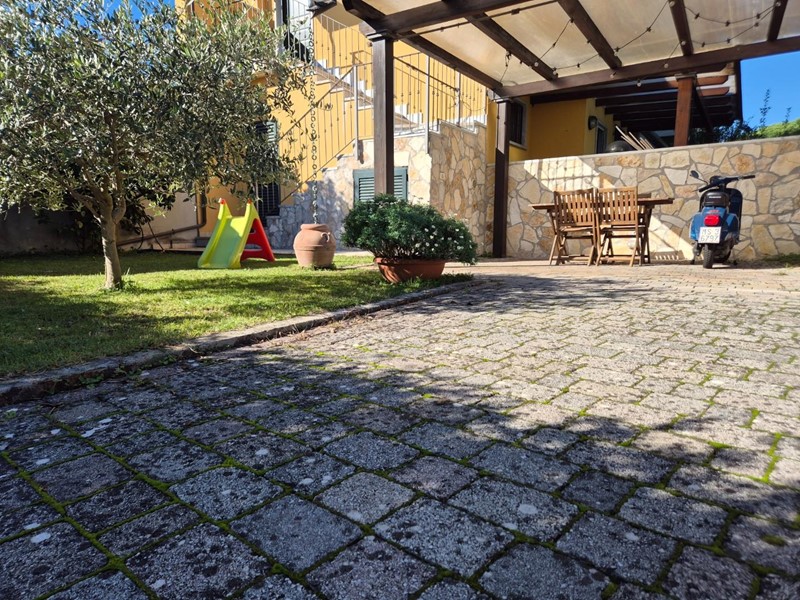 Casa Semi Indipendente in Vendita a Carrara, zona Avenza, 320'000&euro;, 108 m²