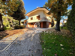 Villa in Vendita a Forte dei Marmi, 5'500'000&euro;, 470 m², arredato