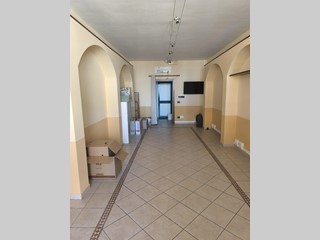 Immobile commerciale in Affitto a Capannoli, zona San Pietro In Belvedere, 350&euro;, 38 m²