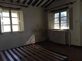 Casa Indipendente in Vendita a Buti, 89'000&euro;, 120 m²