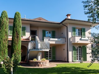 Attico in Vendita a Casciana Terme Lari, zona Quattro Strade, 329'000&euro;, 230 m², arredato