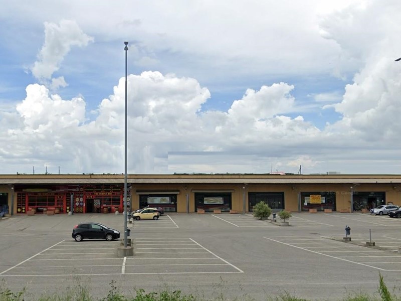 Immobile commerciale in Vendita a Torricella Verzate, 266'625&euro;, 1171 m²
