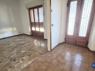 Casa Indipendente in Vendita a Camaiore, zona Capezzano Pianore, 330'000&euro;, 120 m², con Box