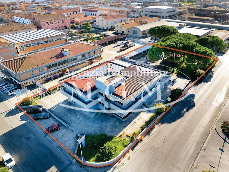 Capannone in Vendita a Santa Croce sull'Arno, 1'190'000&euro;, 1164 m²