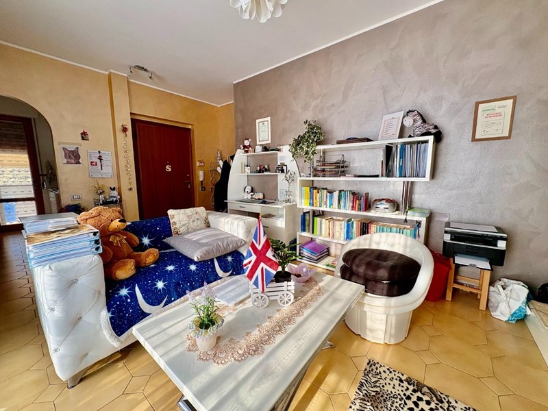 Trilocale in Vendita a Castelfiorentino, zona Petrazzi, 85'000&euro;, 56 m²